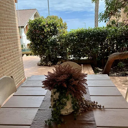 Arts At The Old Town Villa *