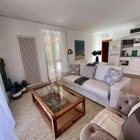 Willa Arts At The Old Town Grottammare